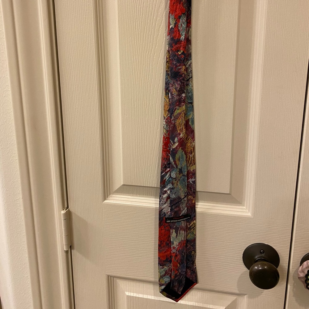 Tie - Picture 2 of 3
